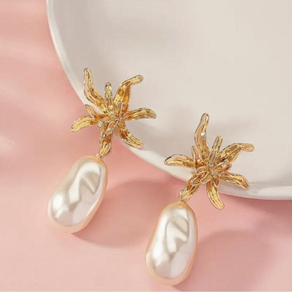 NEW Titania Dramatic Gold Flower Pearl Drop Statement Earrings - Picture 3 of 4